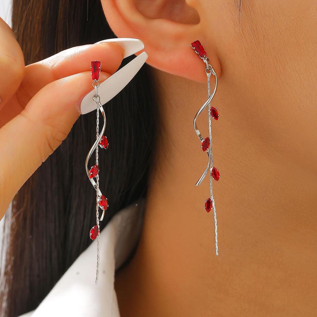 Luxury Flower Diamond Tassel Long Earrings: Elegant Alloy Leaf Design