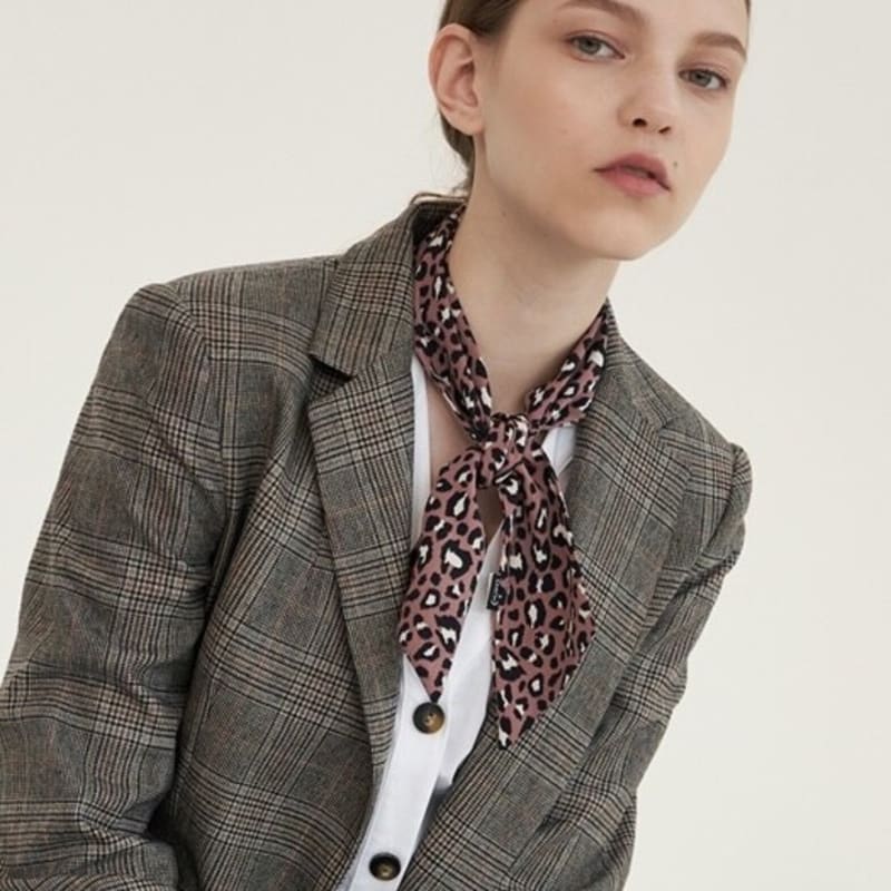 BB’DE SOLI’DE leopard mini tie scarf