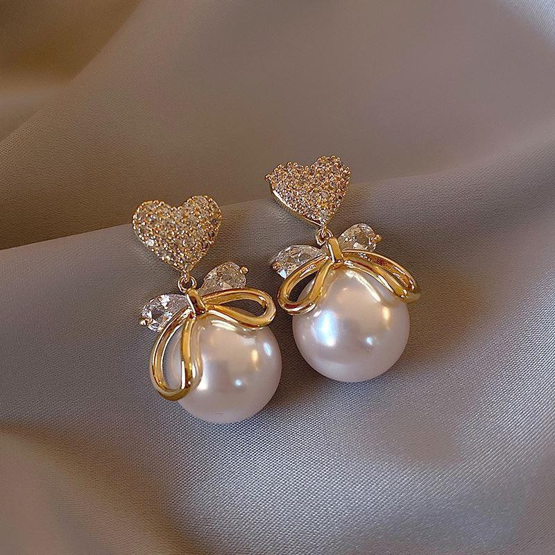 S925 Silver Needle Korean Fashion Heart Pearl Earrings - Elegant, Versatile Jewelry for Women. 14K