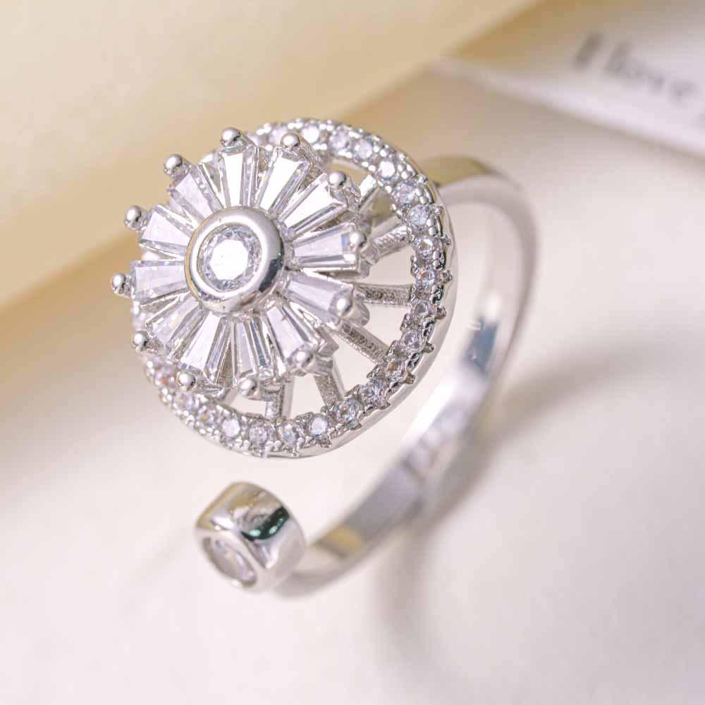 Rotatable Index Finger Ring: Luxury, Unique, Openable Design with Fashionable Charm