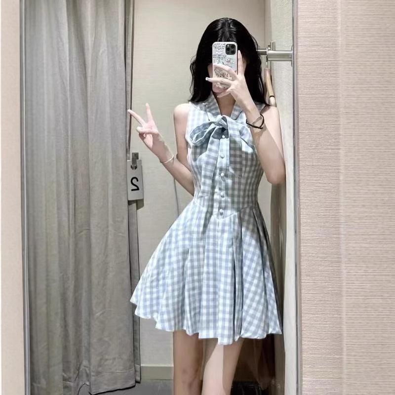 Blue sleeveless neck plaid dress women's summer new small French sweet pleated short skirt