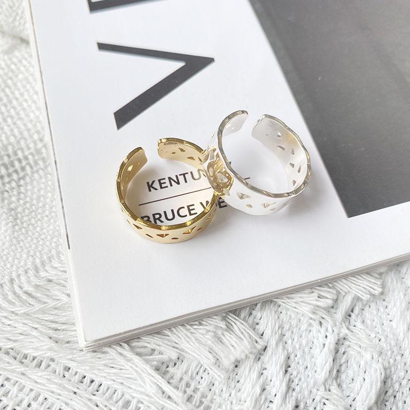 

Новое открытое кольцо из титановой стали можно регулировать, а кольцо для пары модное, простое, высокого класса и маленькое, прозрачное.