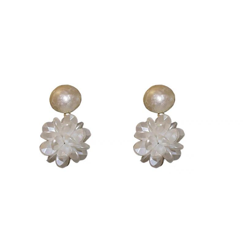 French Floral Pearl Earrings: Versatile, Exquisite, Retro Studs for Women
