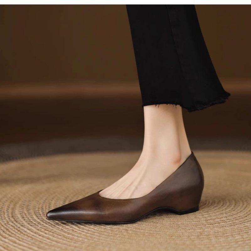 Women's Versatile Pointed Toe Slip-On Shoes: Comfortable, Fashionable, Literary Style with Inner Height Increase