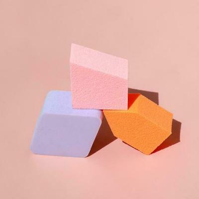 Makiažo įrankiai ir priedai – Makiažo kempinėlės