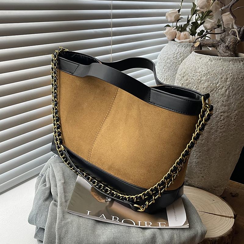 Premium commuter large-capacity bag women's 2025 new fashion chain shoulder bag go out to work tote bag