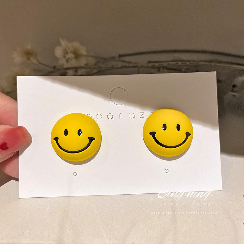Korean Personality Smiley Face Earrings Yellow Sweet Earrings Temperament Design Earrings Wholesale Women