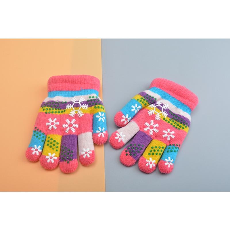 

Children s gloves, five-finger baby autumn and winter colored snowflakes, six-color students and children double-layer thickened warm average size