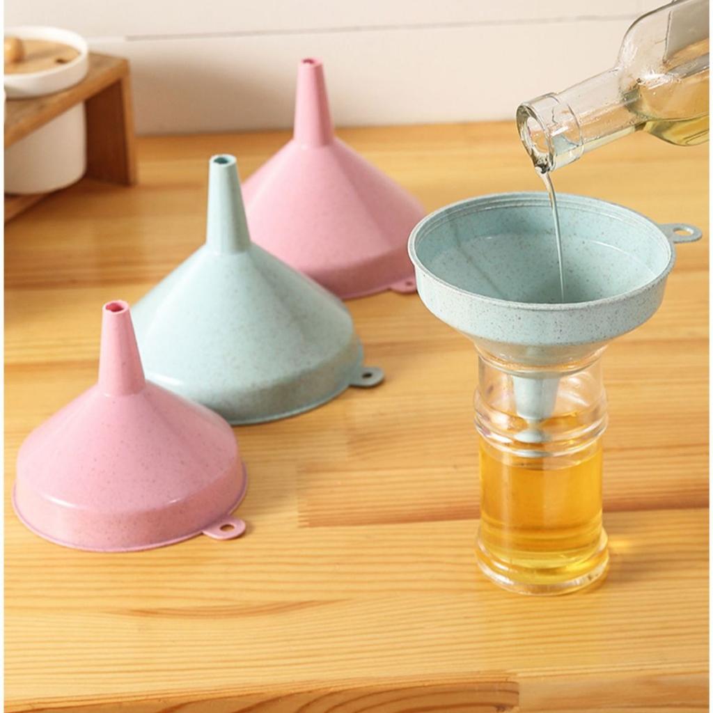 Tragbarer Küchenhelfer Trichter zum Abfüllen von Öl und Flüssigkeiten Wiederverwendbare Kunststofftrichter Haushalt Flüssigöltrichter Laborbedarf