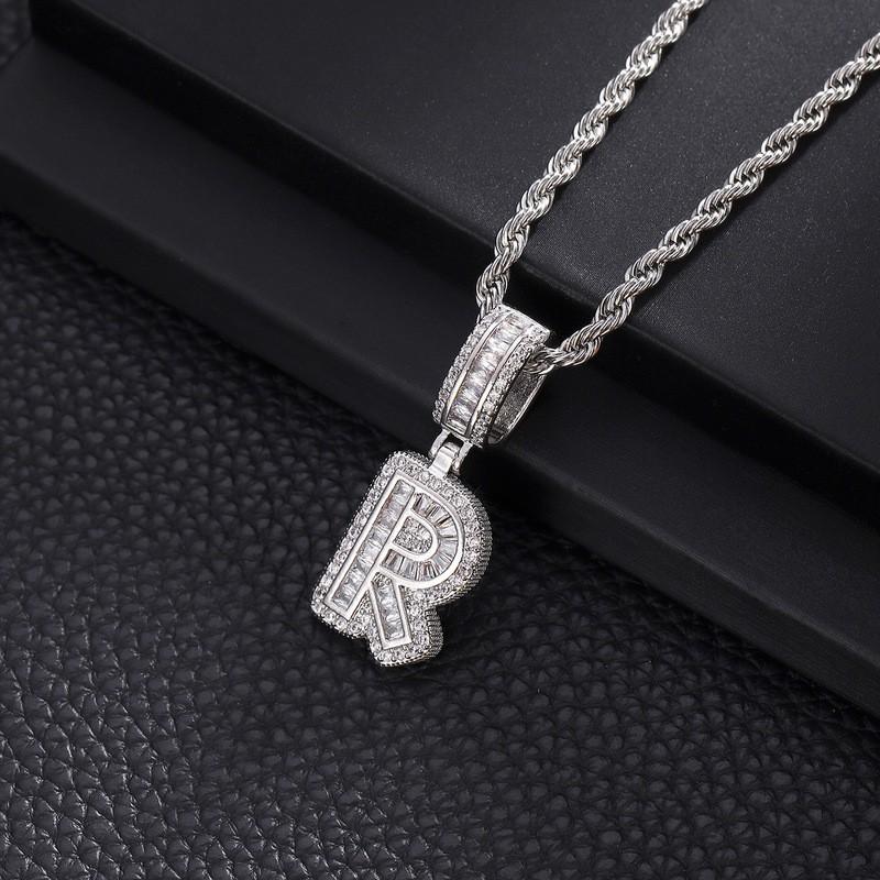 Collana con Ciondolo Lettera in Rame con Incastonatura in Zirconia Stile Hip Hop Alfabeto Iniziale Charms Donna Uomo Gioielli Trendy