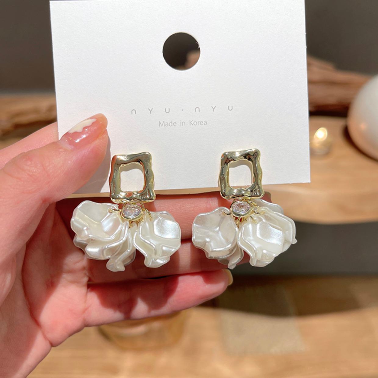Elegant French White Petal Stud Earrings - Luxury Retro Resort Style, Versatile & Gentle Accessories