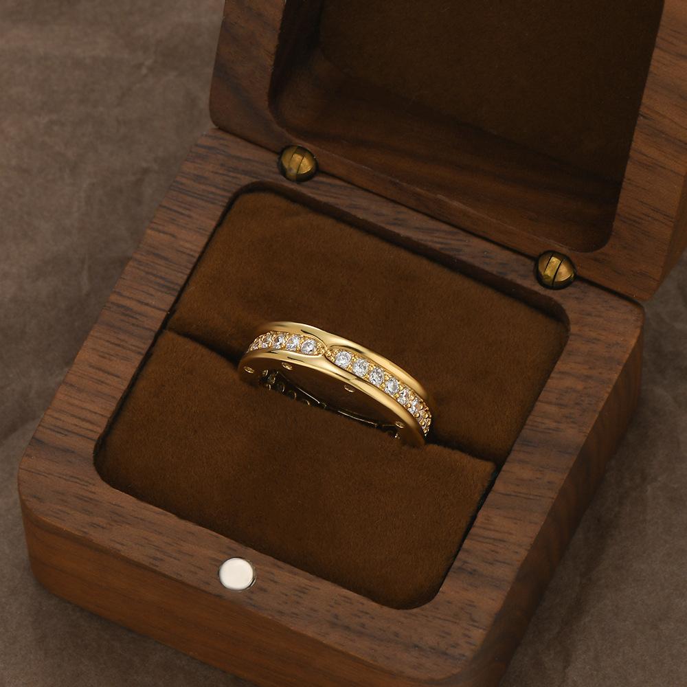 

Закрытое кольцо, мода, индивидуальность, простота, чистота, стиль, девушка, летний пляж, отпуск, ювелирные изделия, кольцо на палец, свадебная вечеринка, ювелирные изделия