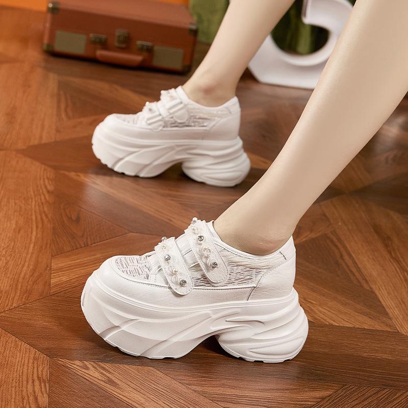Platform white shoes women's 2025 summer new breathable mesh sandals fashionable versatile small inner height increase women's shoes