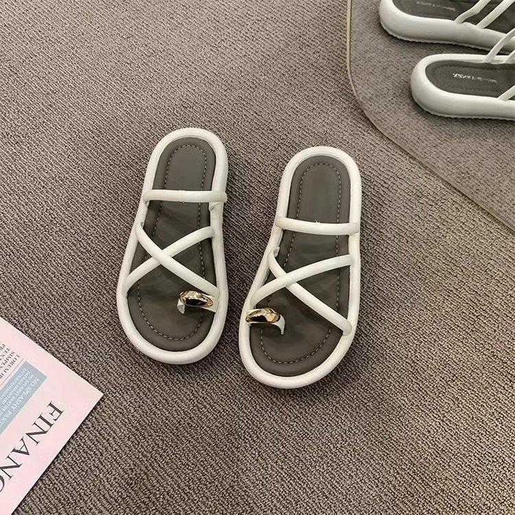 Popular Internet Celebrities Versatile Beach Wear 2025 Summer New Cool Slippers Light Fashion Roman Sandals Slippers