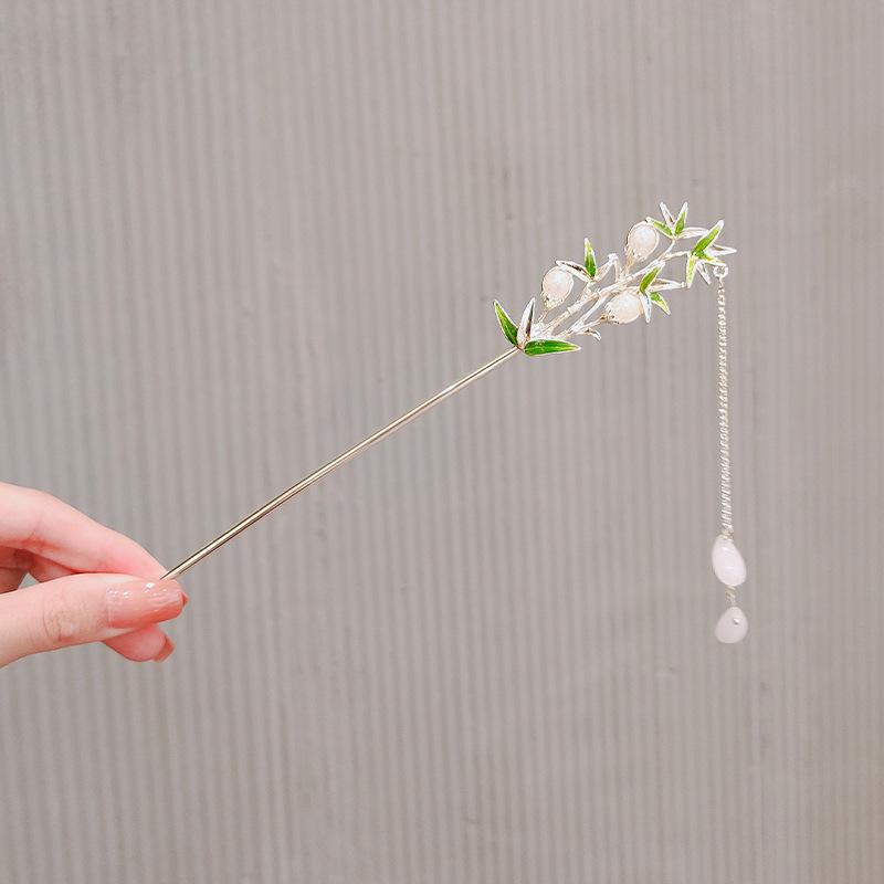 Four Seasons Chinese Tassel Hairpin: Ancient Style Hanfu with Fresh Pearl and Jiangnan Classical Cheongsam Hair Accessory