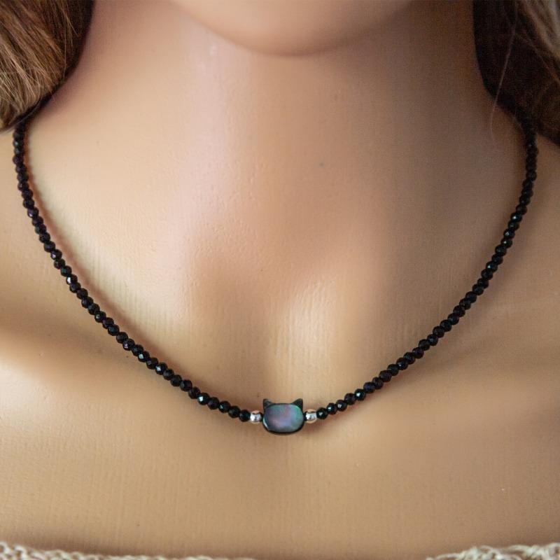 Natural Stone Cat Head Pendant Necklace, Elegant Minimalist Gift, Black Crystal Necklace with Premium Feel, Daily Wear Choker