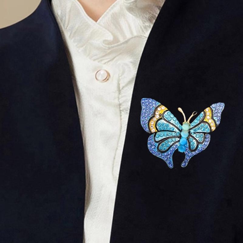 Crystal Butterfly Brooch Lapel Pin Rhinestones Badge for Fashion Women Temperament Corsage Clothing Accessories