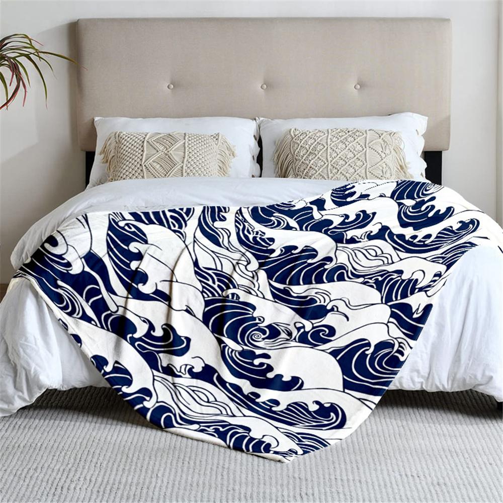 1 Stück blau-weiß gestreifte Flanelldecke mit Wellenmotiv, weich, geeignet für Sofa, Bett, Büro, ganzjährige Nutzung.