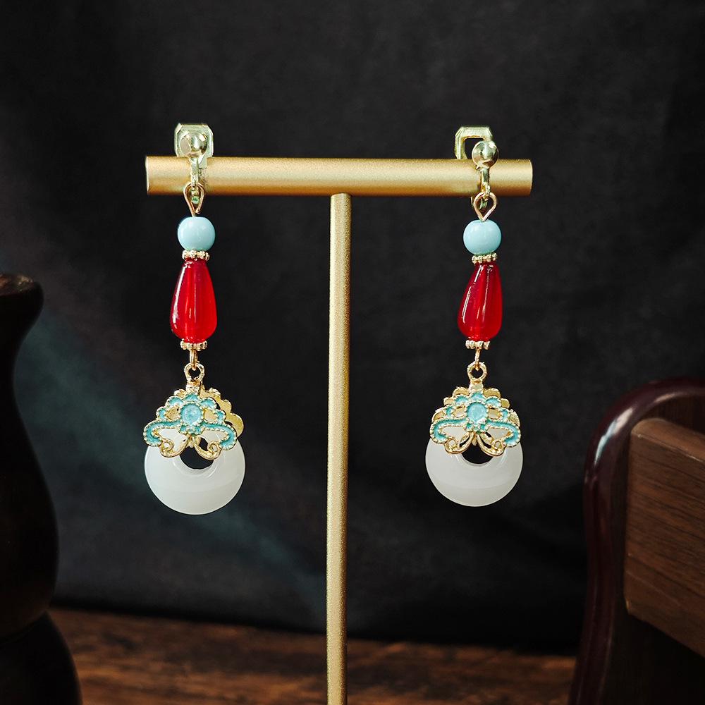 Retro Chinese Beaded Tassel Pearl Earrings for Women - Ethnic Hanfu Water Drop Ear Clips (No Piercing Required)