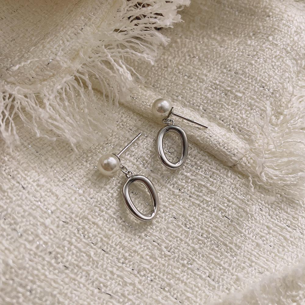 Niche Design Pearl Ring Twist Stud Earrings Women's Retro Style Imitation Pearl Earrings