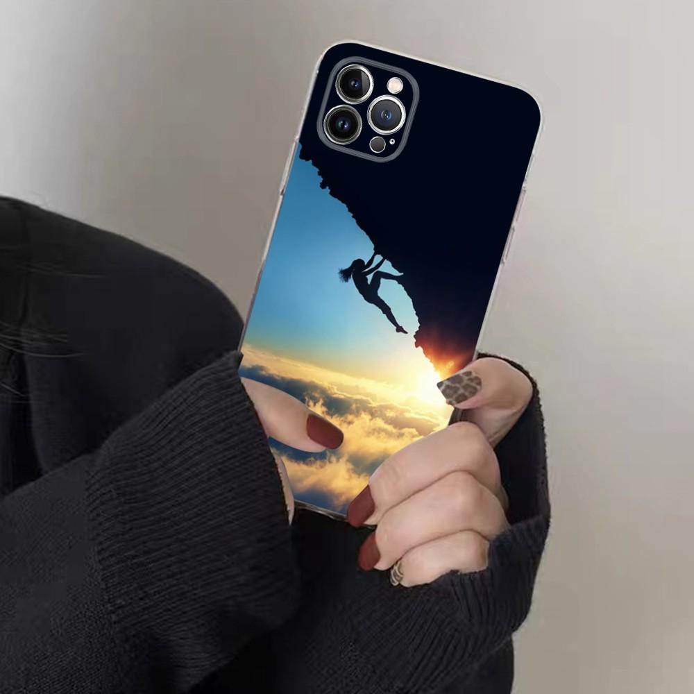 

Climbing Mountain Phone Case For IPhone 16 15 8 7 6 6S Plus X SE XR XS 14 11 12 13 Mini Pro Max Mobile Case iPhone 16pro max