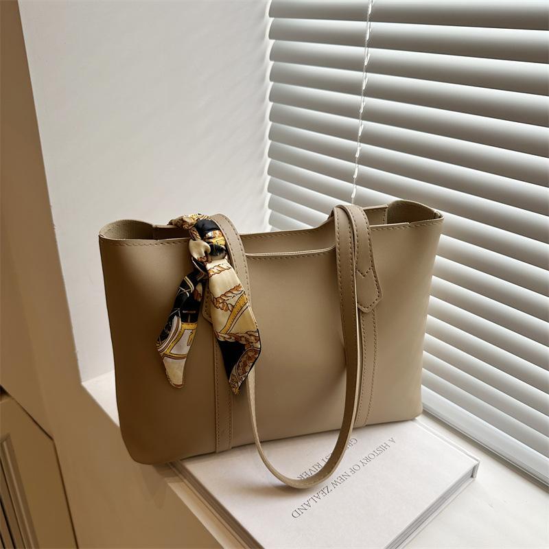 Fashion Versatile Retro Commuter Shoulder Bag Simple Tote Bag College Student Class Bag Women's Bag