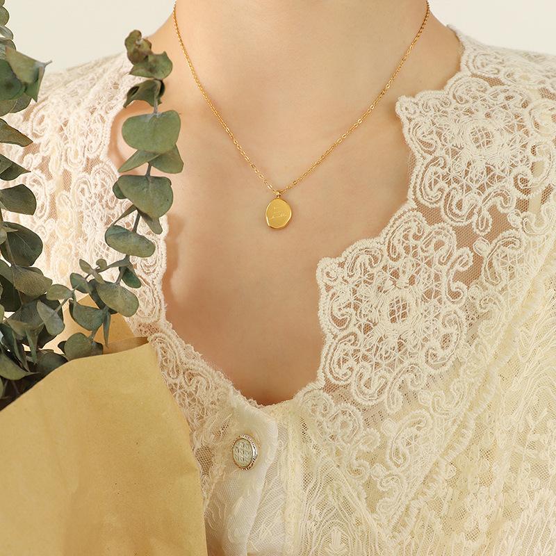 Light Luxury Brushed Irregular Adzuki Bean Letter Necklace Female Niche High-end Clavicle Chain
