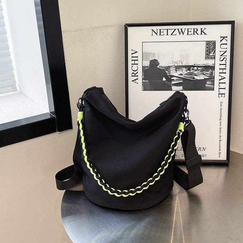 

Популярные сумки большой вместимости, женские новые повседневные универсальные сумки-мессенджеры, модные сумки-ведра на плечо для поездок на работу чёрный