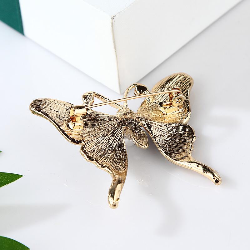 Trendy Hand-Painted Butterfly Enamel Brooch – Cute & Versatile Lapel Pin for Clothing