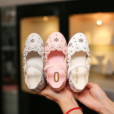 Girls' Leather Princess Shoes - 2023 Spring & Autumn Hollow Flower Design with Soft Soles