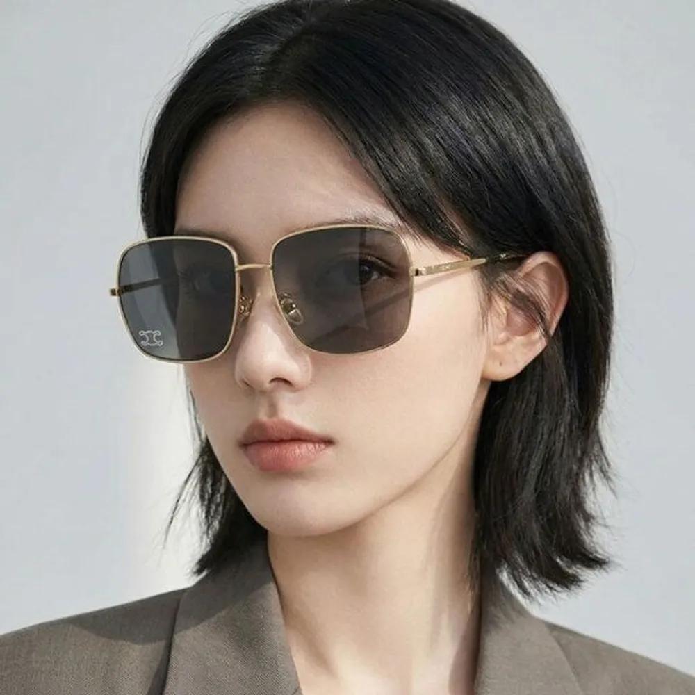 

[Celine] Sunglasses CL40284U 30A Cubic Fashion Women s Men s Square Gold Frame