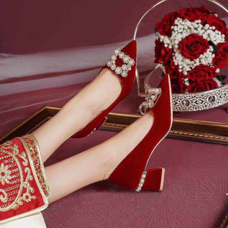 Red Wedding Shoes Thick Heels Are Not Tired. Pregnant Women Can Wear Chinese Xiuhe Clothes and Two Wedding Shoes.