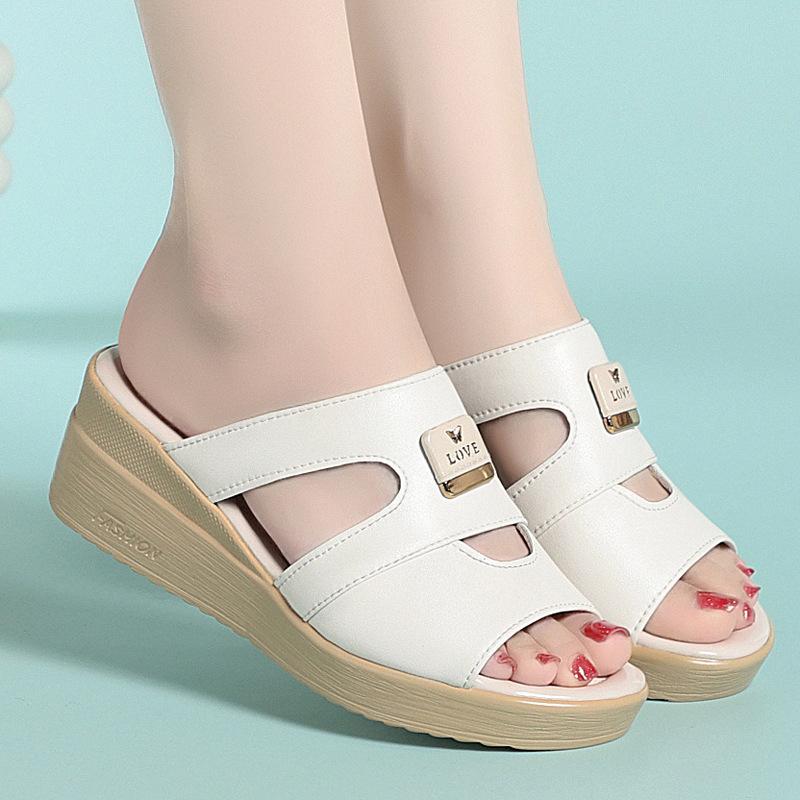 

5,5 см Большой размер 35-43 Под все Удобные Мягкие кожаные тапочки Платформа Клинья Обувь 2025 Лето Женские Средние каблуки Шлепанцы 43 бежевый