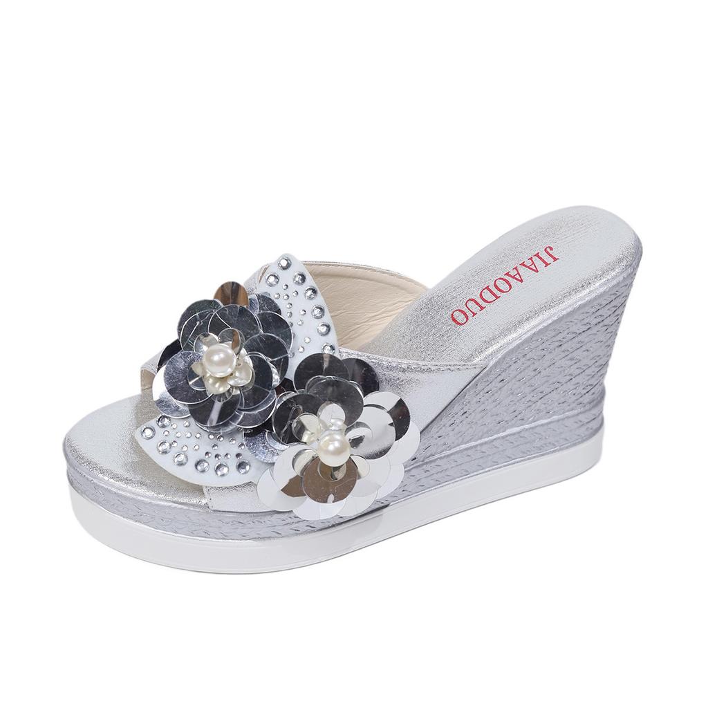 Slope heel cool slippers women's summer new rhinestone sequins flower transparent thick-soled muffin one-word drag women's shoes
