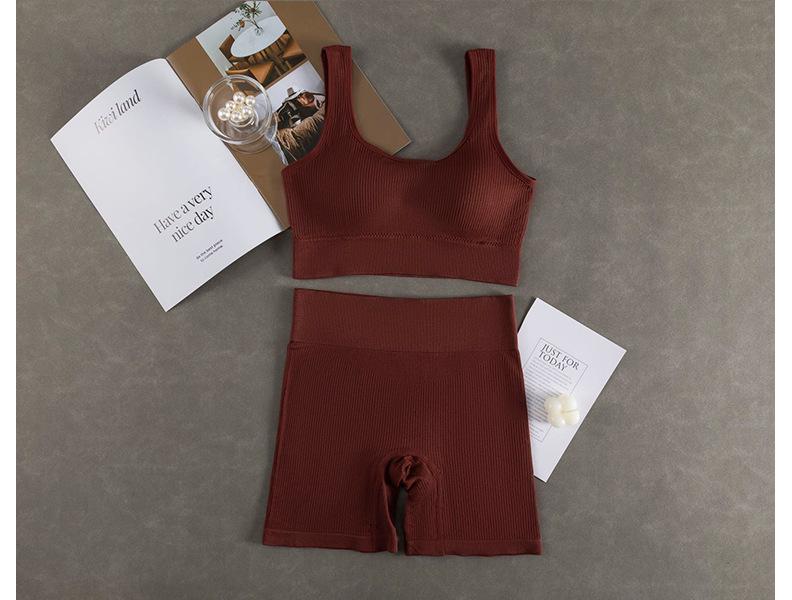 New Seamless Plus Size Underwear Set: One-Piece Vest & Triangle Briefs with Chest Pad.
