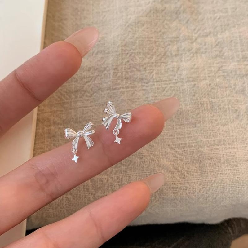 Bow Star Stud Earrings: Trendy, Fashionable Needle Earrings for Women