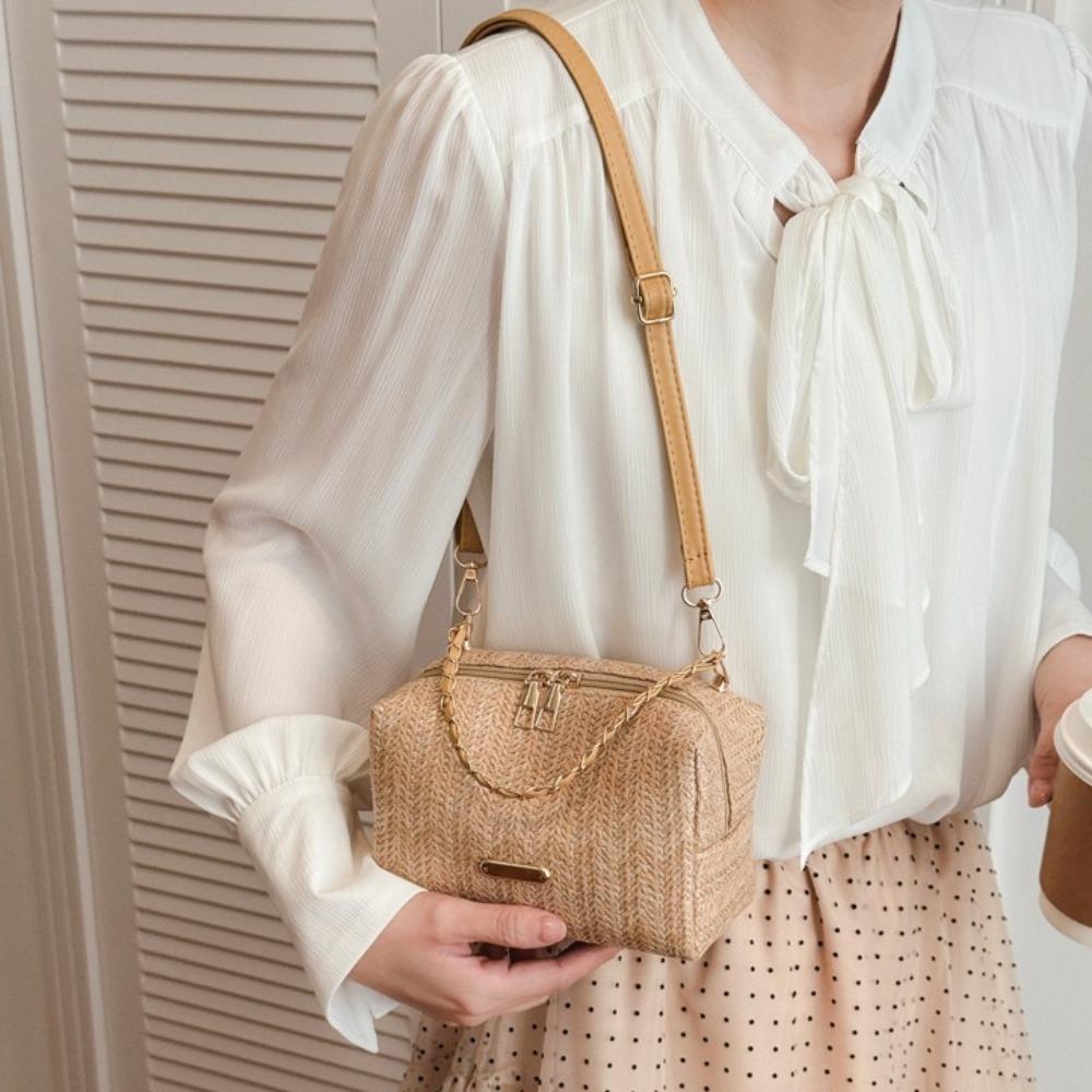Fashionable Stylish Woven Straw Women's Bag 2026 New Trendy Chain Handbag Simple Shoulder and Crossbody Small Bag
