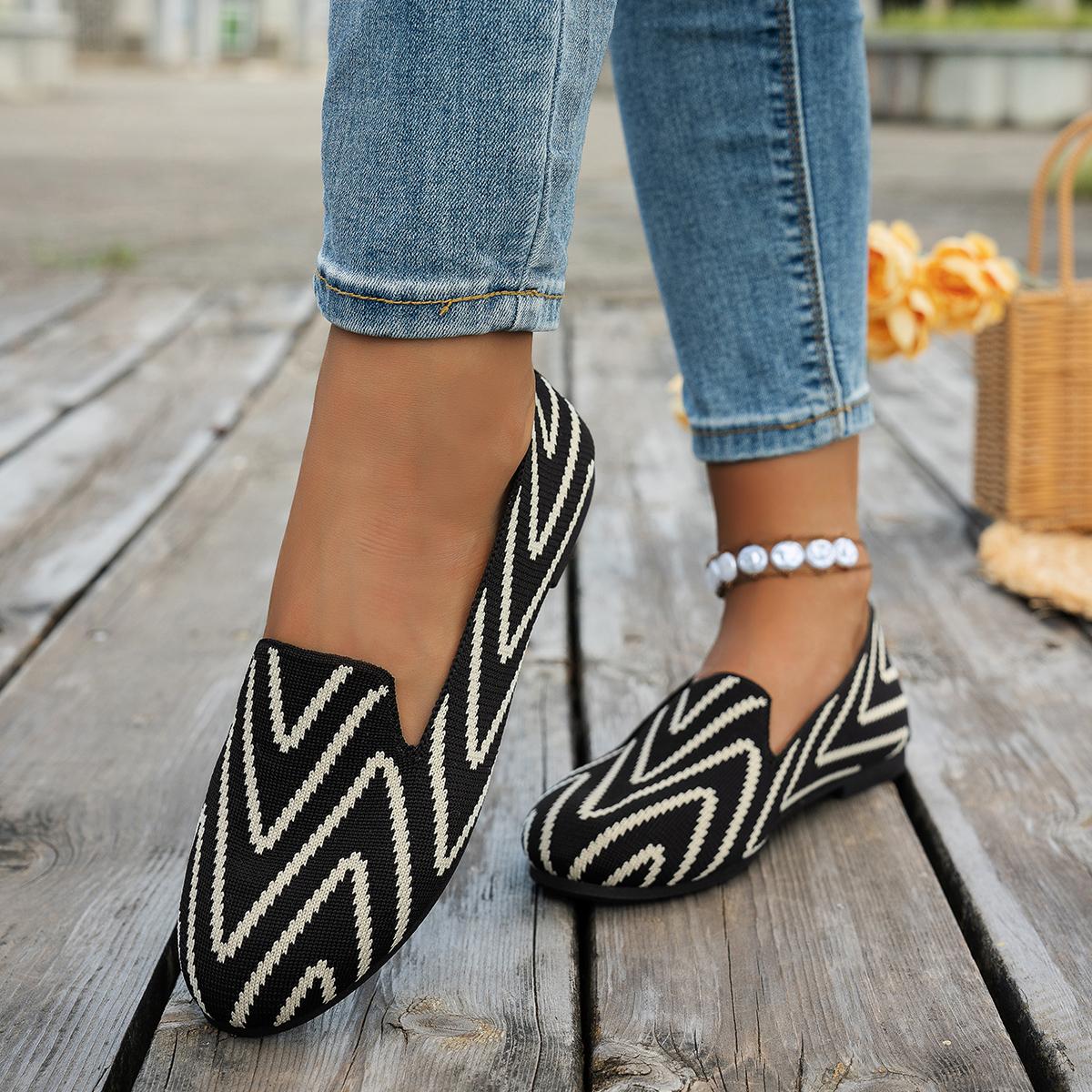 Women Flats Slip-On Casual Large Size Loafers Knitted Pointed Toe Women Shoes Flat Spring Summer Sneakers Women 36