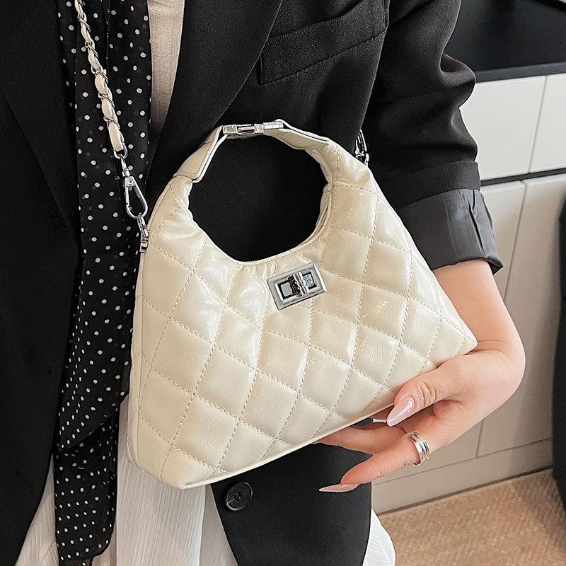 Spring and Summer New Niche Light Luxury Small Fragrant Wind Rhombus Chain Wrist Bag Fashionable Versatile Simple Temperament Messenger Women's Bag