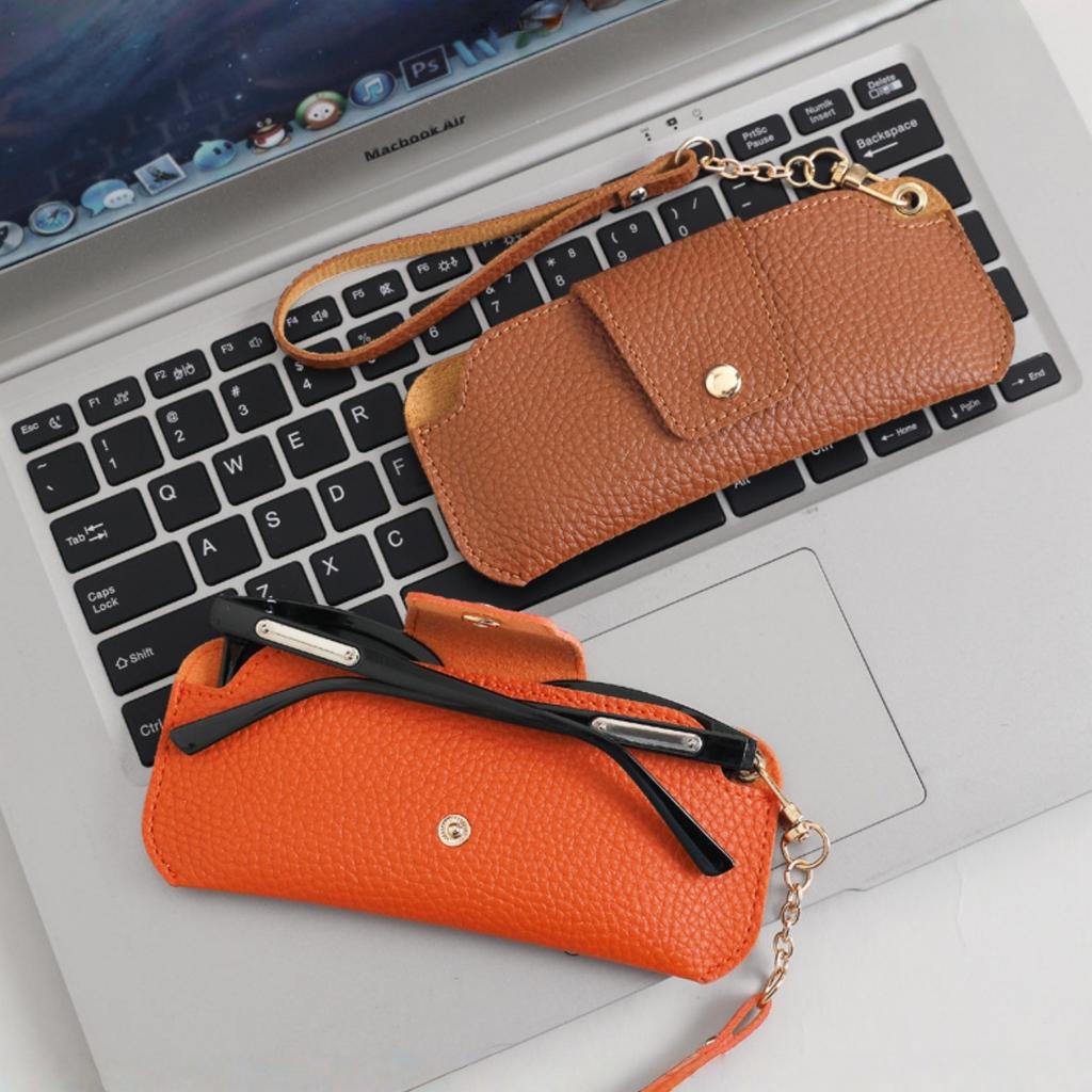 Creative New Neck Hanging Glasses Bag. Outdoor Sunglasses and Sunglasses Storage Bag. Leather Material with Metal Chain Attached