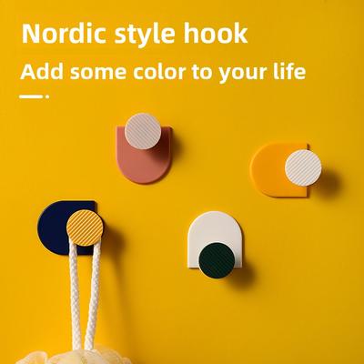 4PCS Ganchos Domésticos Simples Montados na Parede Livres de Perfuração Ganchos Adesivos de Cor Forte Ganchos de Parede Ganchos Criativos de Parede para Casacos para Banheiro