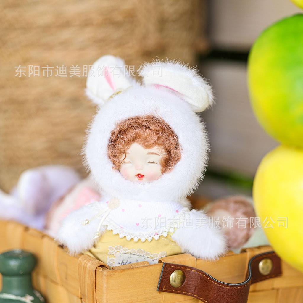 Cute Mischievous Plushie with Smooth Face - Keychain Doll for Bags, Backpacks and as a Gift