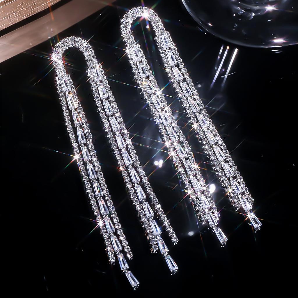 High Quality Claw Chain Luxury Shiny Crystal Long Earrings