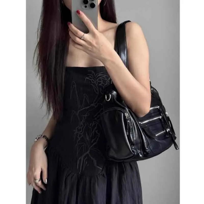 Vintage Punk Women Tote Bags 2026Trend Large Capacity Crossbody Shoulder Bags Mujer Moto Style Multi Pockets Commute Bolso