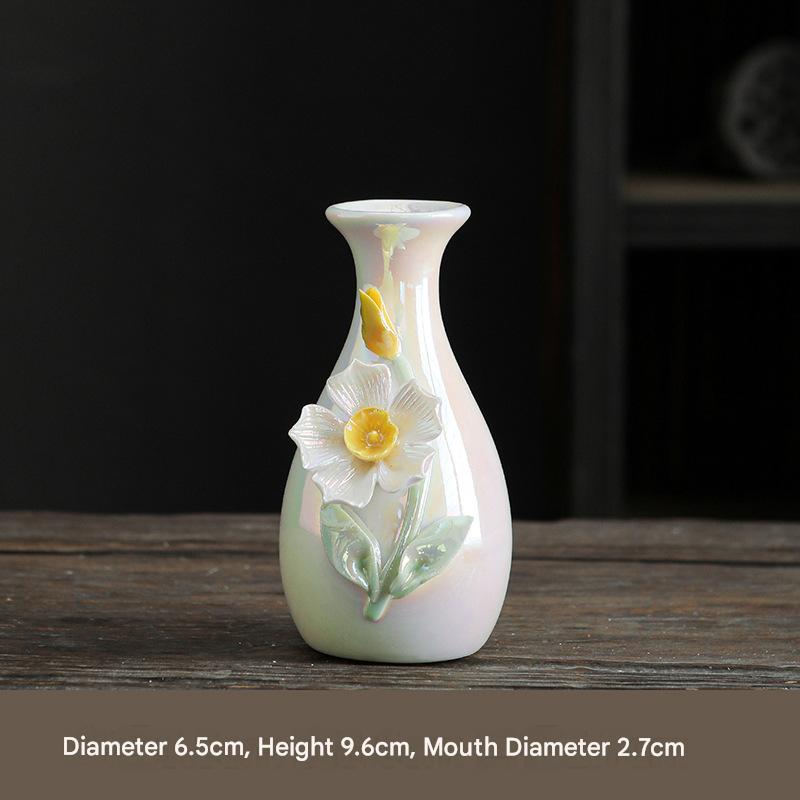 Hand-sculpted flower ceramic vase, ceramic hand-sculpted flower vase, desktop dried flower arrangement decoration