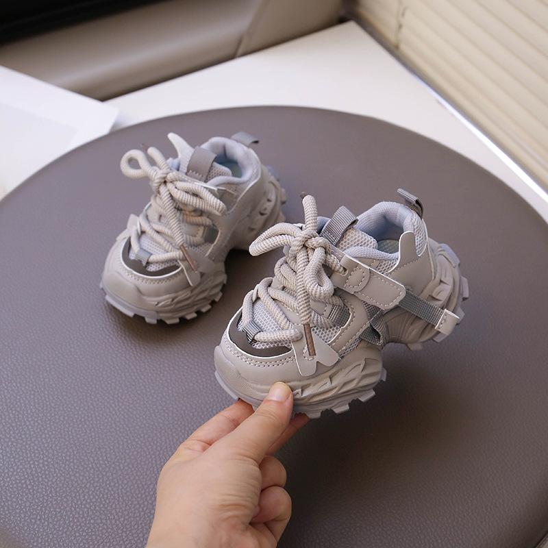 Boys' sneakers autumn 2025 new children's shoes lightweight soft-soled dad shoes girls running height-increasing shoes