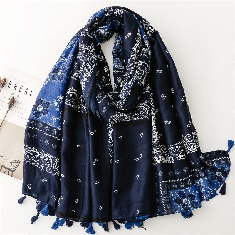 Unisex Autumn/Winter Scarf: Soft Cotton-Linen & Silk Feel, Paisley, Tassel Design - Ideal Travel Shawl.