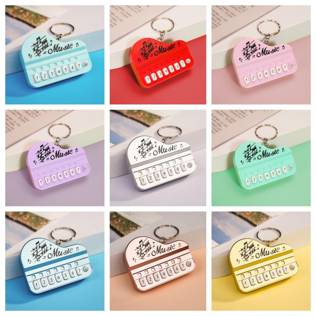 Toys 1Pcs Playable Mini Electronic Piano Keychain Pendant Luminous Music Toy for Birthday Party Small Gift Presents Stress Relief Fidget