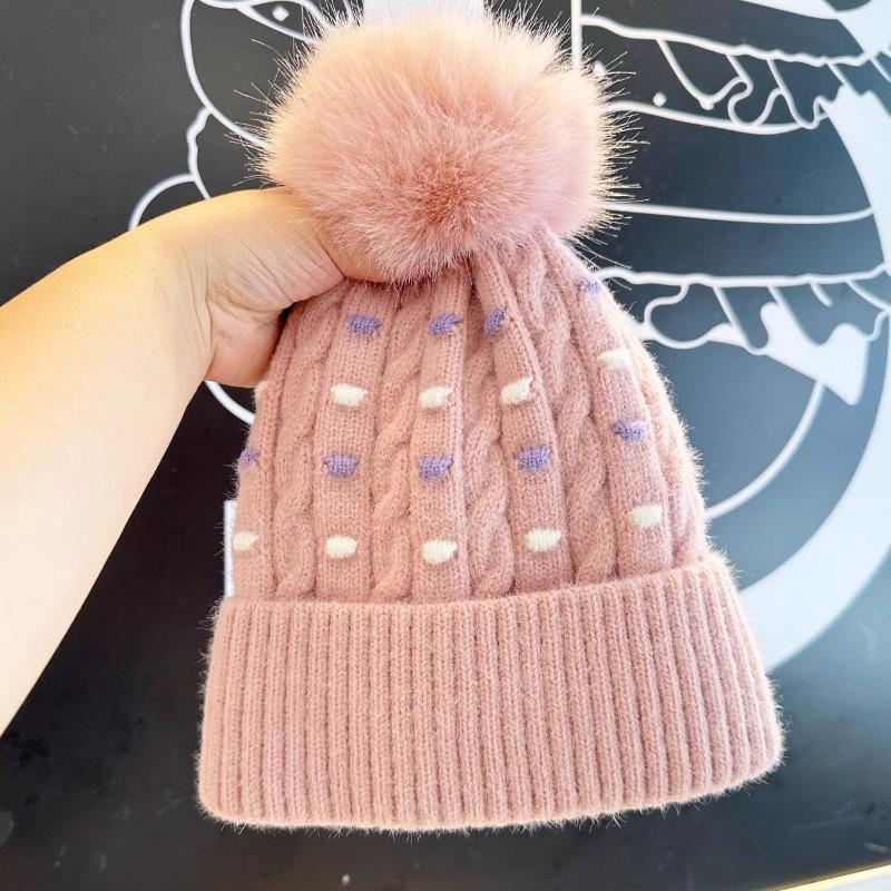 Thickened knitted hat, fashionable jacquard wool hat, small and versatile couple cold hat in autumn and winter