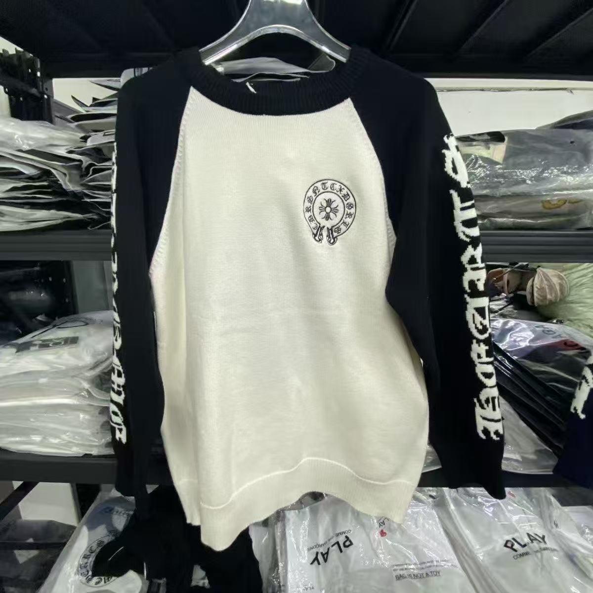 Men s Winter Sanskrit Horseshoe Knit Embroidered Raglan Sweater XL